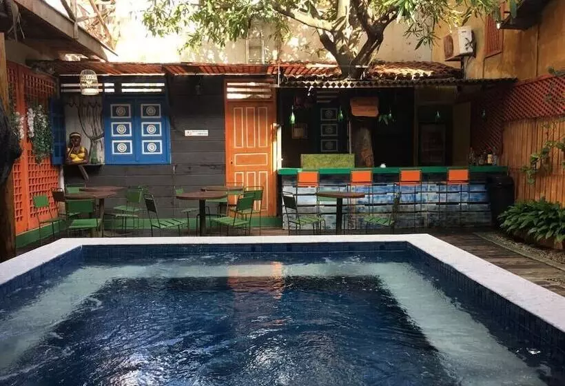ユースホステル Vila Aju  Pousada Tematica