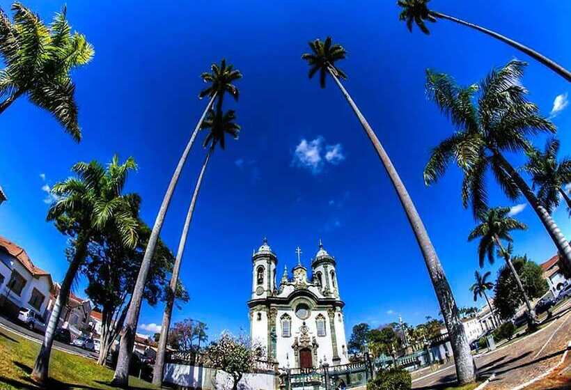 Отель Pais E Filhos