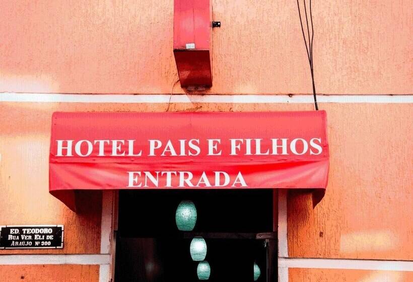 Отель Pais E Filhos