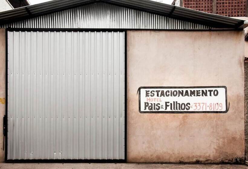 Отель Pais E Filhos