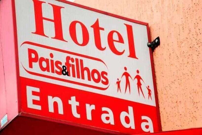 Отель Pais E Filhos