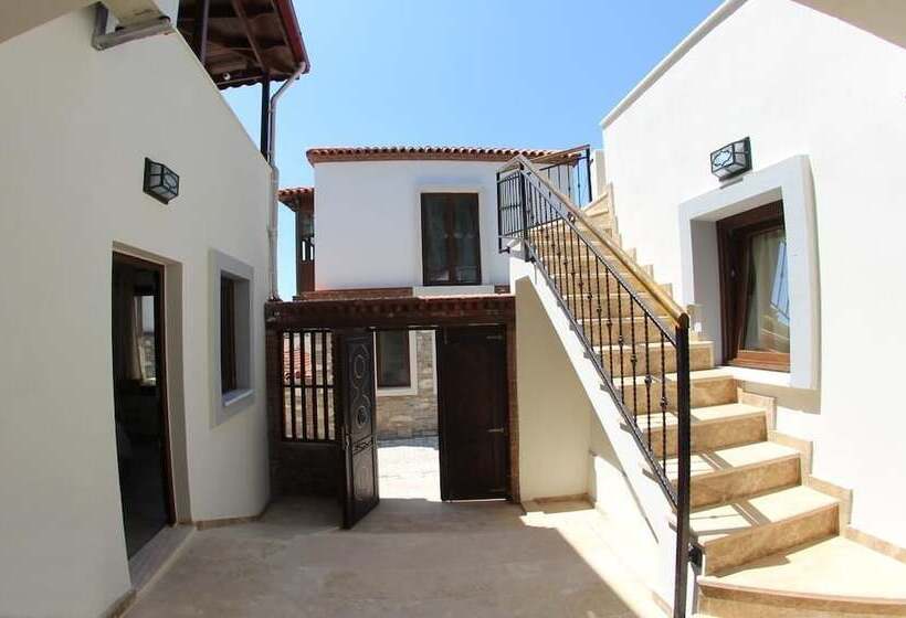 בית מלון כפרי Ena Serenity Boutique