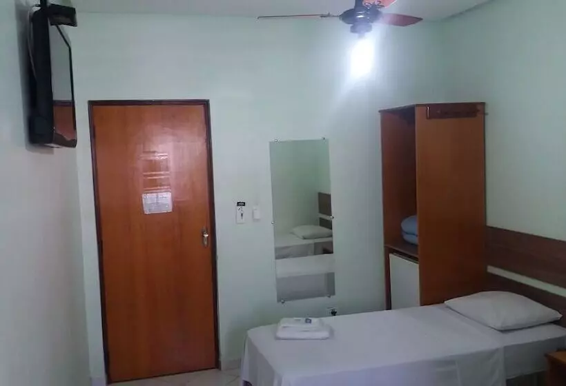 Hotelli Agapito Inn