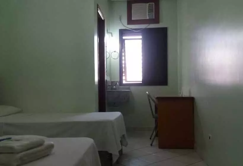 Hotelli Agapito Inn