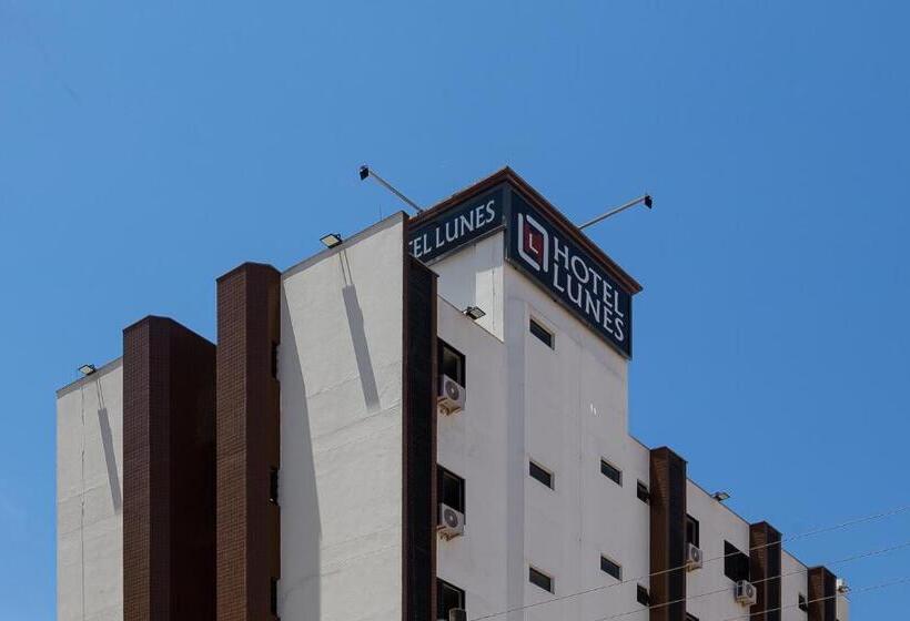 فندق Lunes