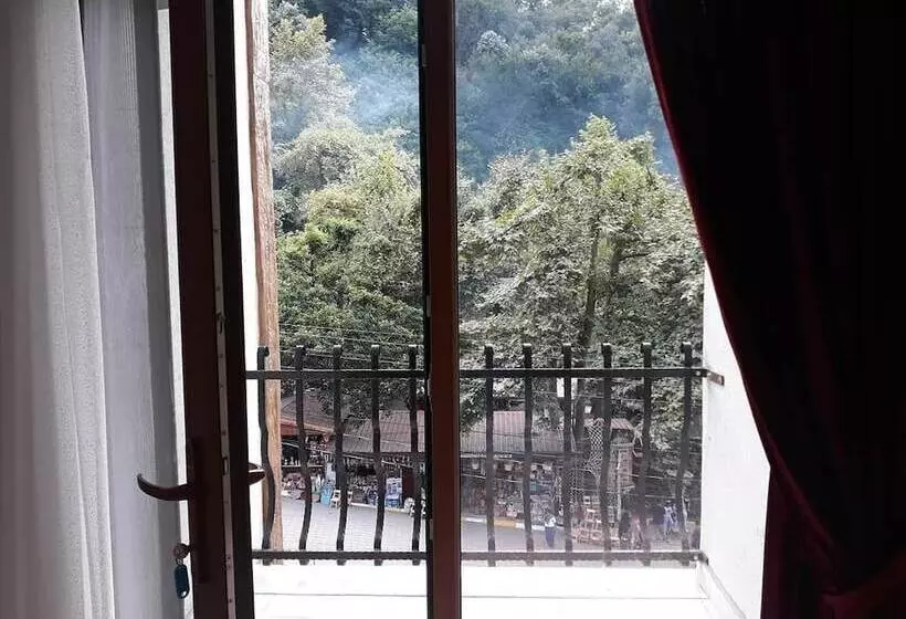 Hotelli Mersu A La