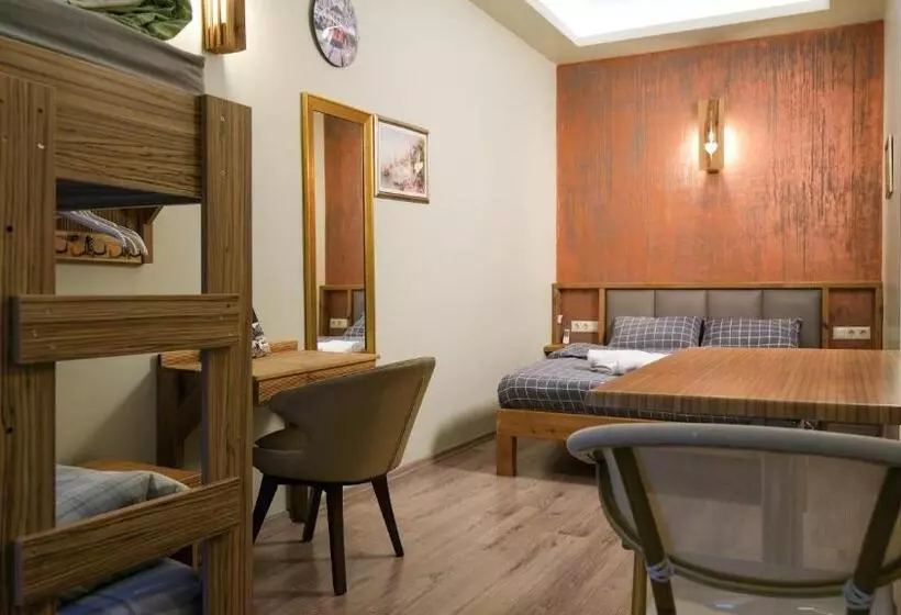 Hotel Second Home Hostel