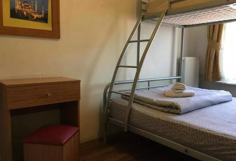 Hotel Second Home Hostel
