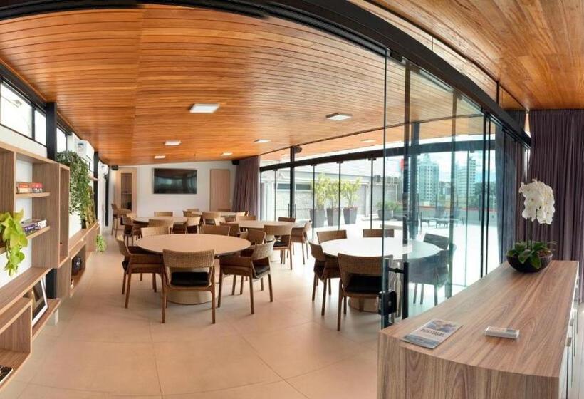 Tri Hotel Smart Criciuma