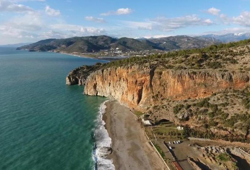 تختخواب و صبحانه Delfin Otel