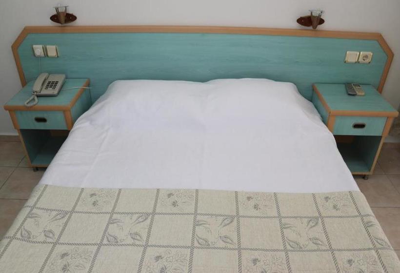 تختخواب و صبحانه Delfin Otel