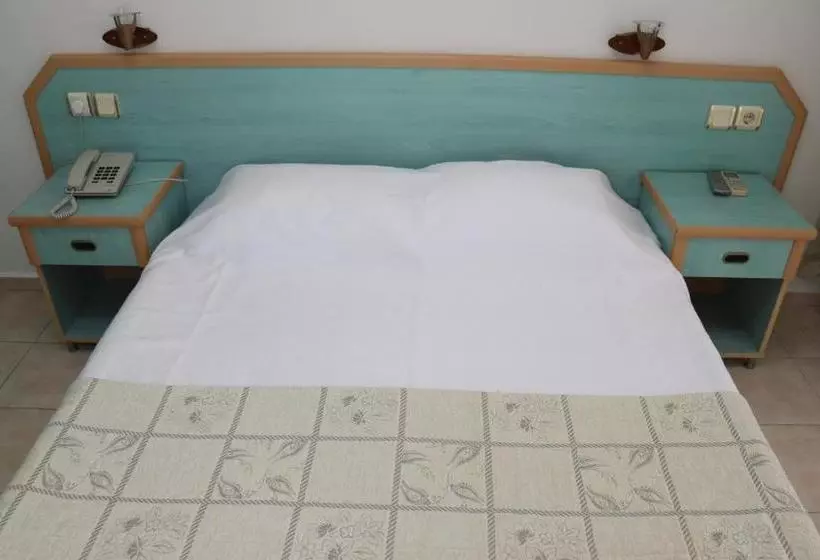 تختخواب و صبحانه Delfin Otel