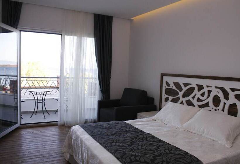 تختخواب و صبحانه Meggs Bodrum Beach