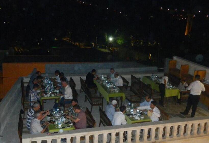 تختخواب و صبحانه Turkmen Konagi