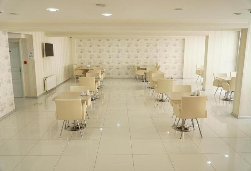 בית מלון כפרי Cinas