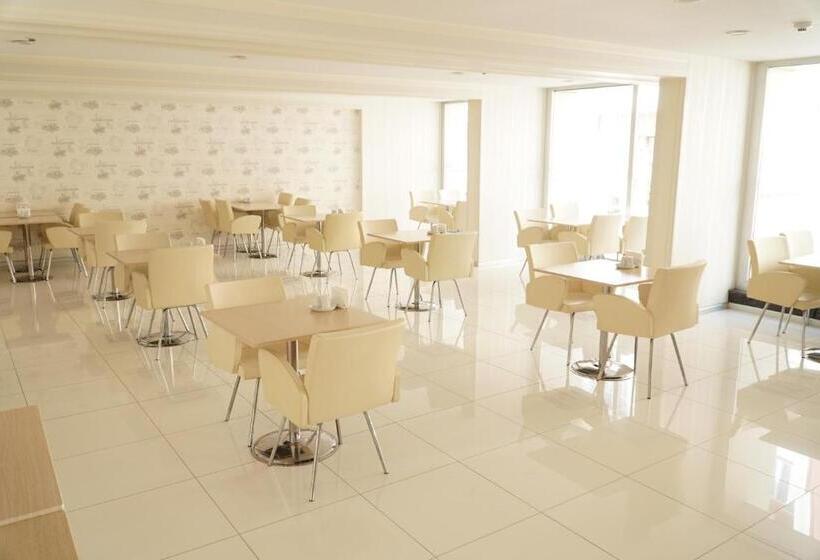 בית מלון כפרי Cinas