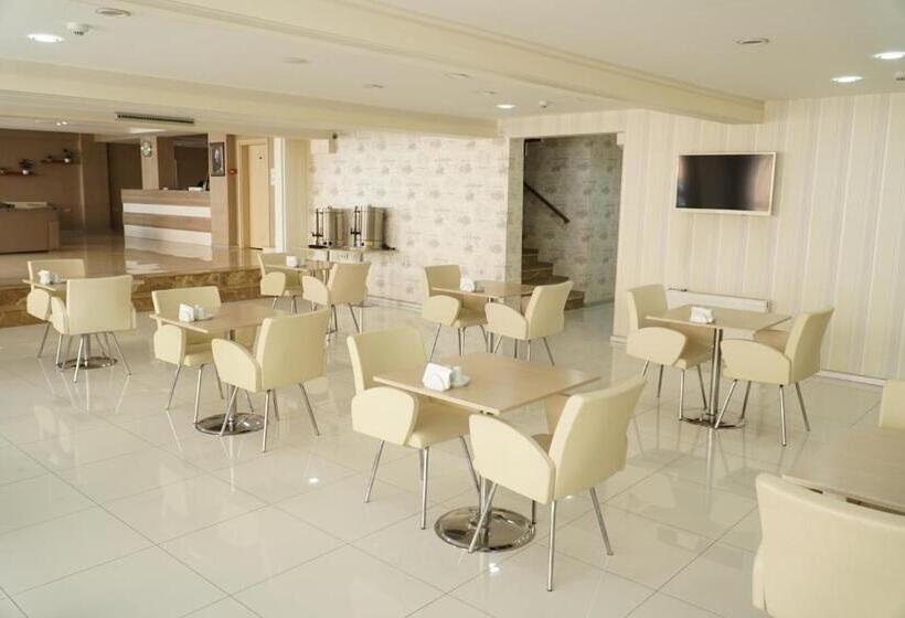 בית מלון כפרי Cinas