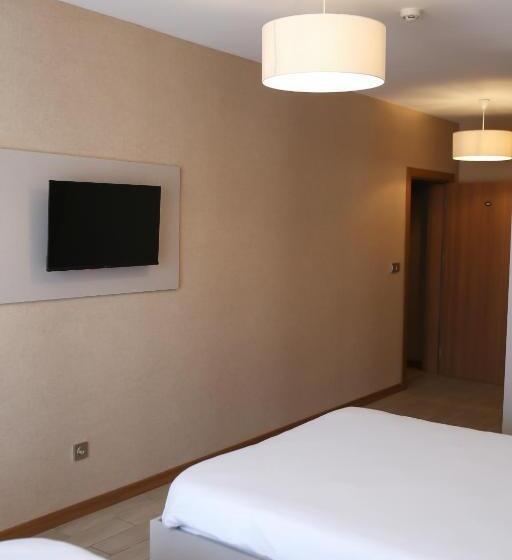 בית מלון כפרי Cinas