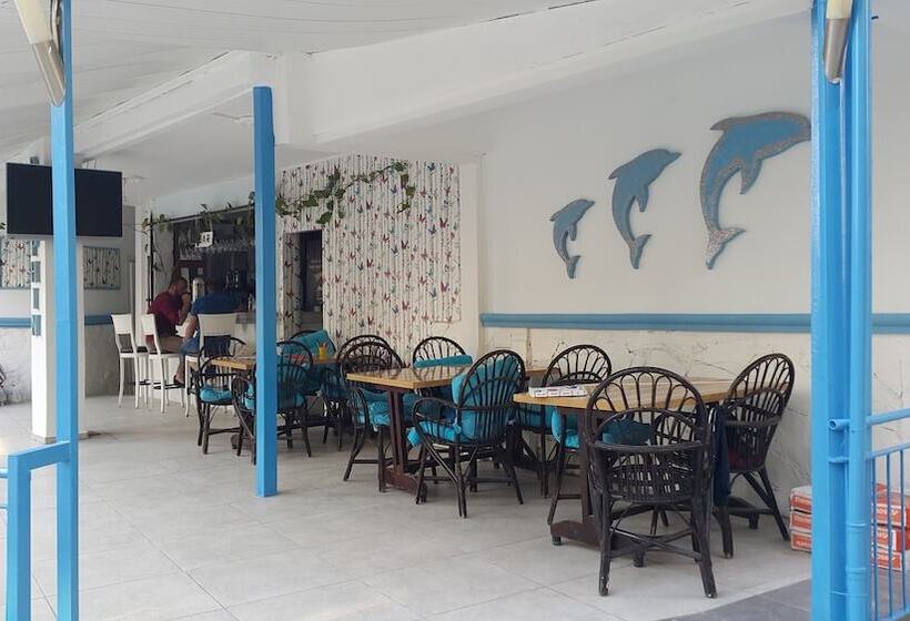 هتل Delphin Apart