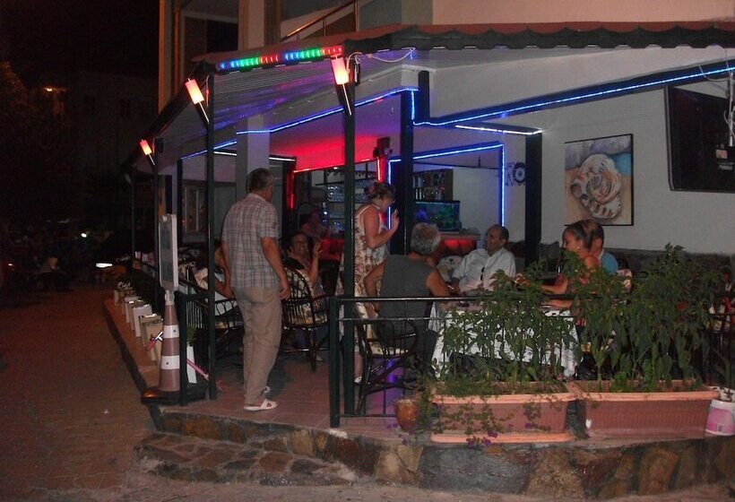 هتل Delphin Apart