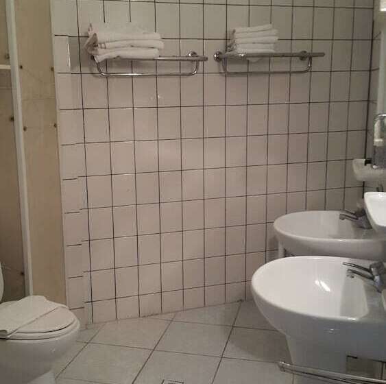 هتل Delphin Apart