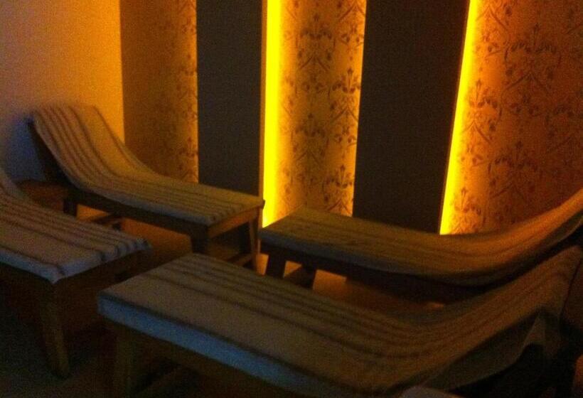 هتل Delphin Apart