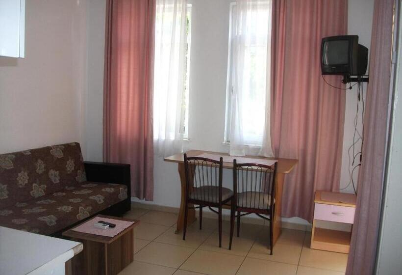 هتل Delphin Apart