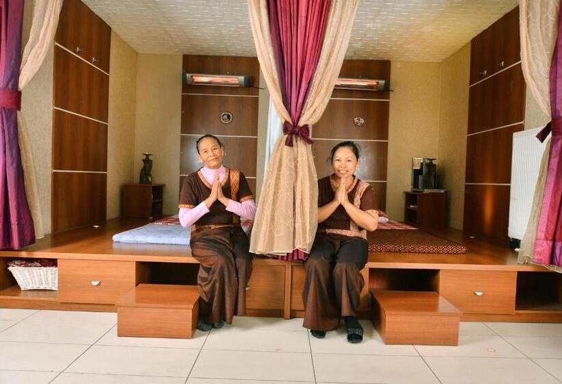 בית מלון כפרי Doc S Wellness & Spa