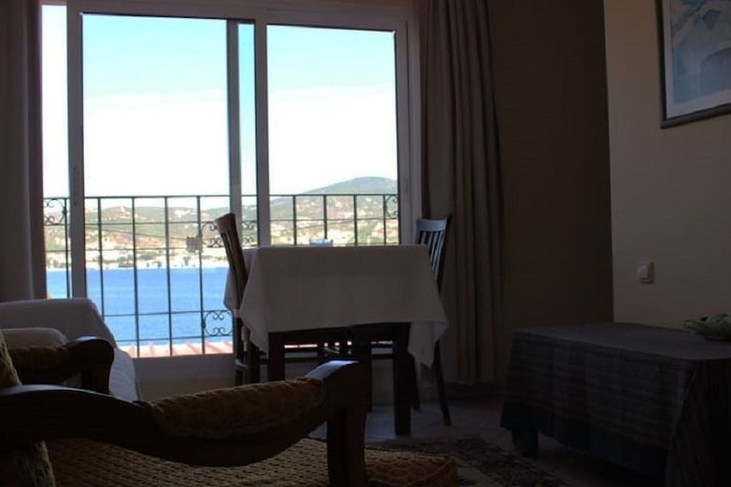 Отель Foca Yali