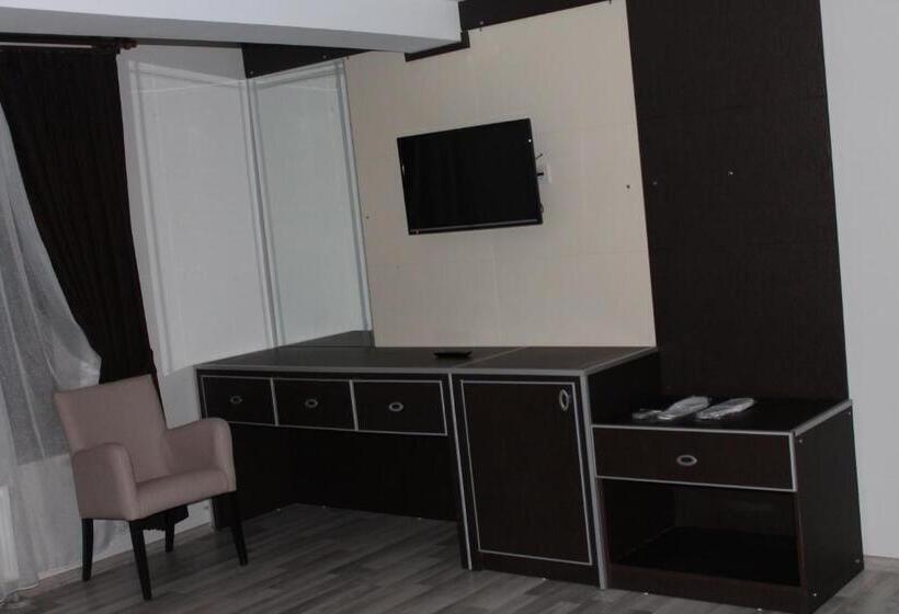 ホテル Ozcavusoglu