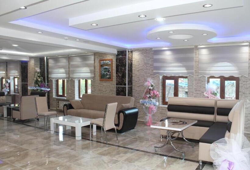 ホテル Ozcavusoglu