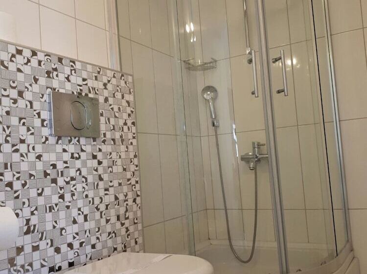 בית מלון כפרי Sare