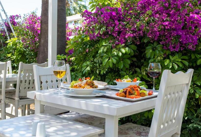 Sea Breeze Hotel And Apartments