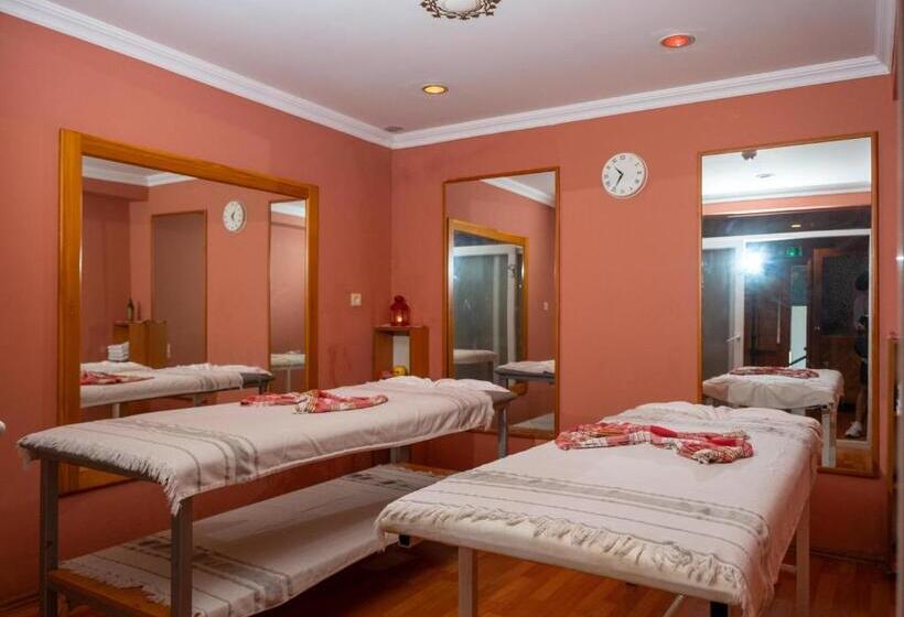 Sea Breeze Hotel And Apartments