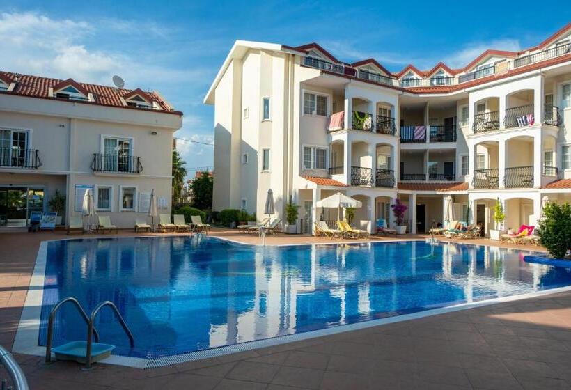 Sea Breeze Hotel And Apartments