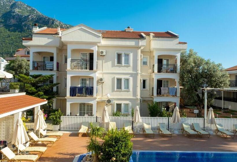 Sea Breeze Hotel And Apartments