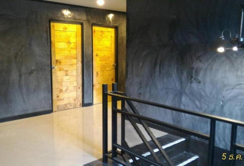 호스텔 Loftel @ Nakhon