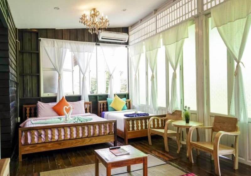 تختخواب و صبحانه At Rimnam Chan Hostel