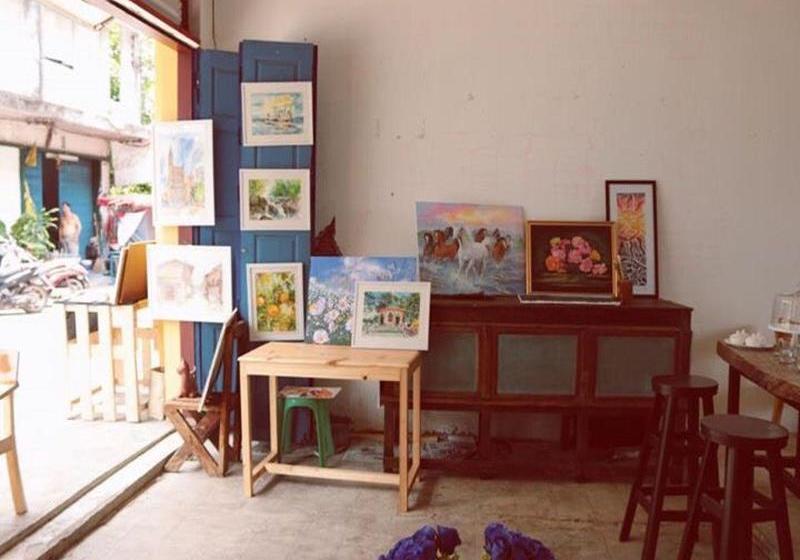 تختخواب و صبحانه At Rimnam Chan Hostel