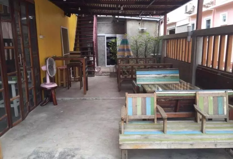 De Hostel