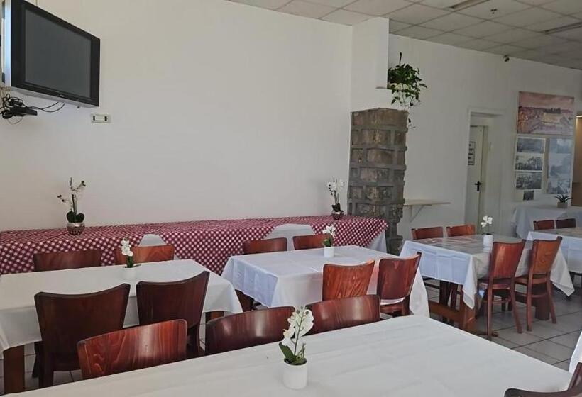 בית מלון כפרי Atara