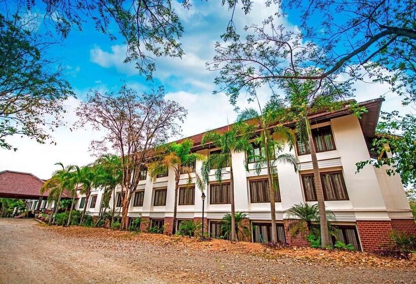 Otel Tak Andaman Resort &