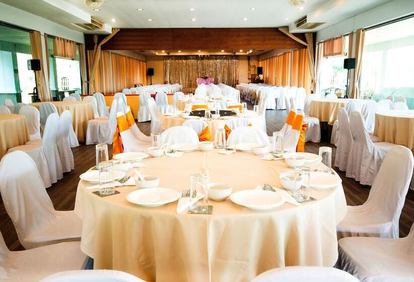 Otel Tak Andaman Resort &