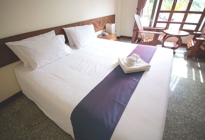 Otel Tak Andaman Resort &