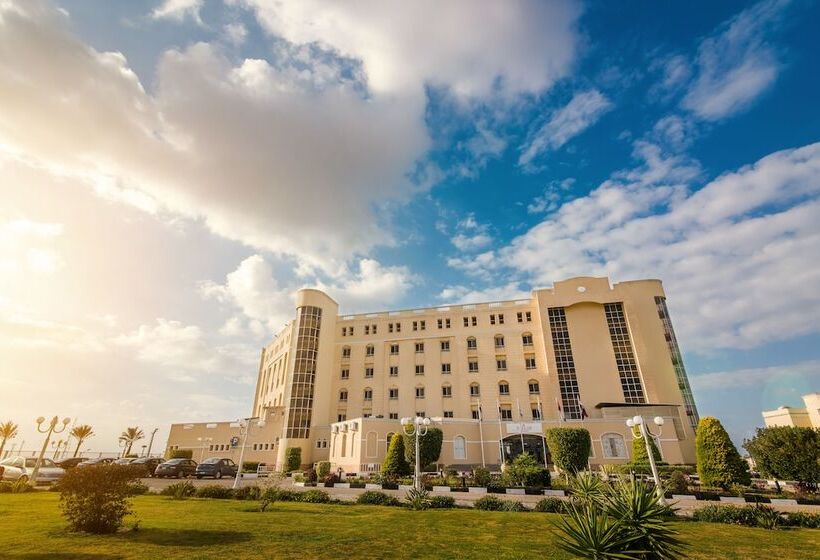 هتل Tolip Family Club Borg El Arab