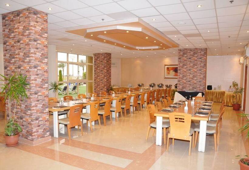 هتل Tolip Family Club Borg El Arab