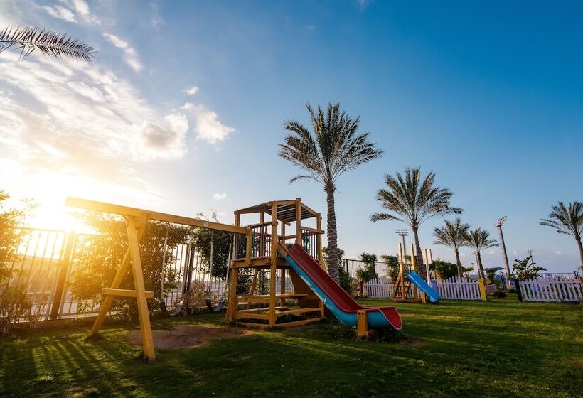 هتل Tolip Family Club Borg El Arab