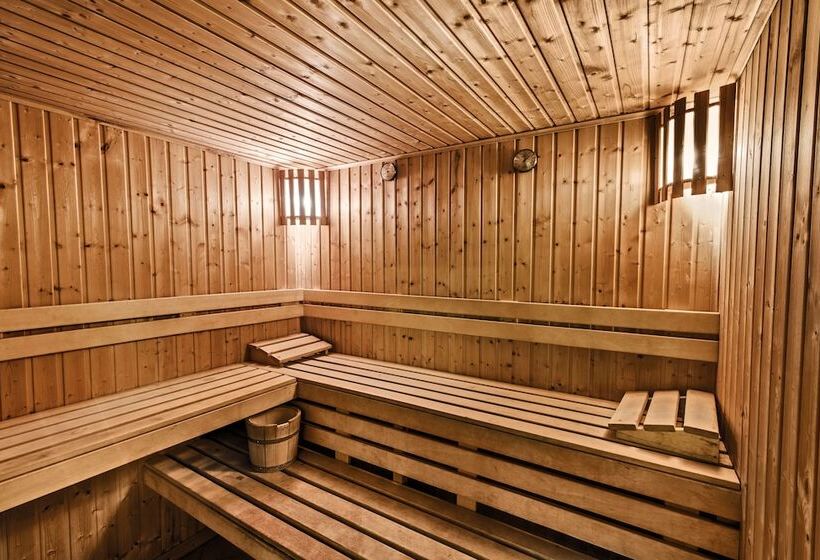 هتل Tolip Family Club Borg El Arab