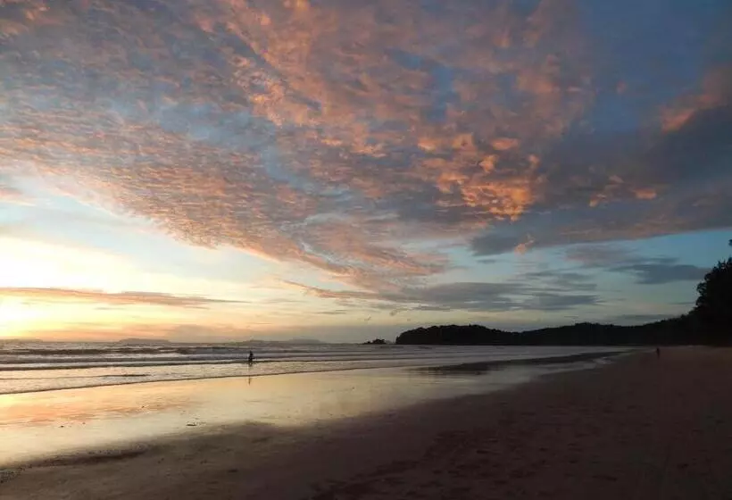 Jj Beach Resort & Jj Seafood
