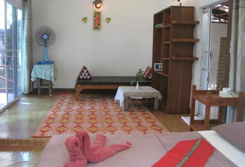 Jj Beach Resort & Jj Seafood